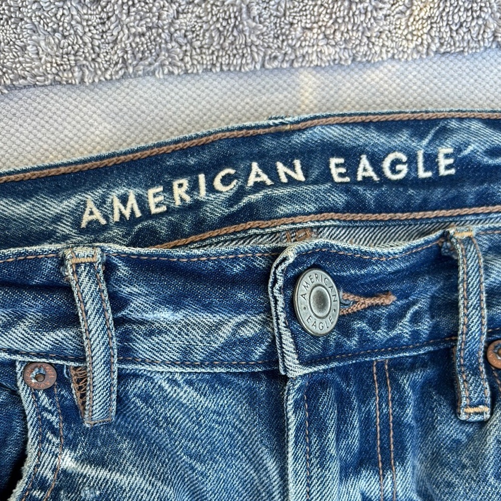 American Eagle Outfitters Blue Jeans distressed